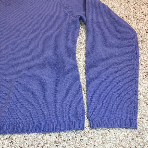 Gap Vintage Womens Vneck Sweater Size XL 100% Lambs Wool Pullover Casual - Picture 3 of 10